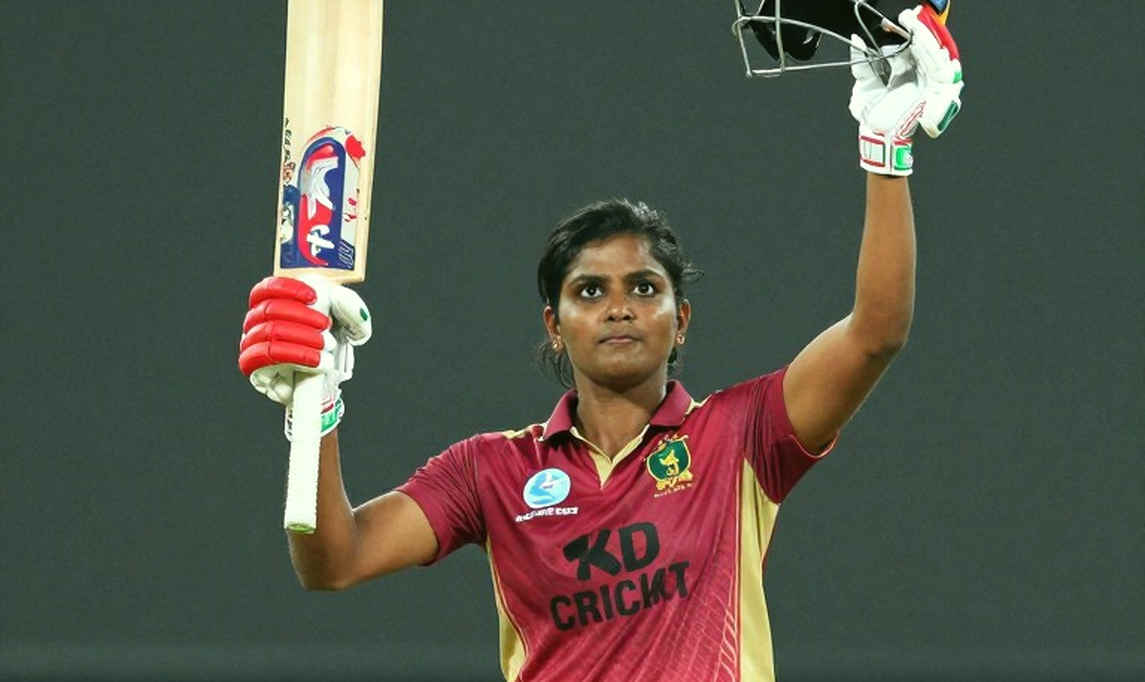 ক্রিকেটের মাঠে ব্লকচেইন: ফ্যান টোকেন, স্মার্ট কন্ট্র্যাক্ট আর ডেটা মালিকানার অদৃশ্য লড়াই